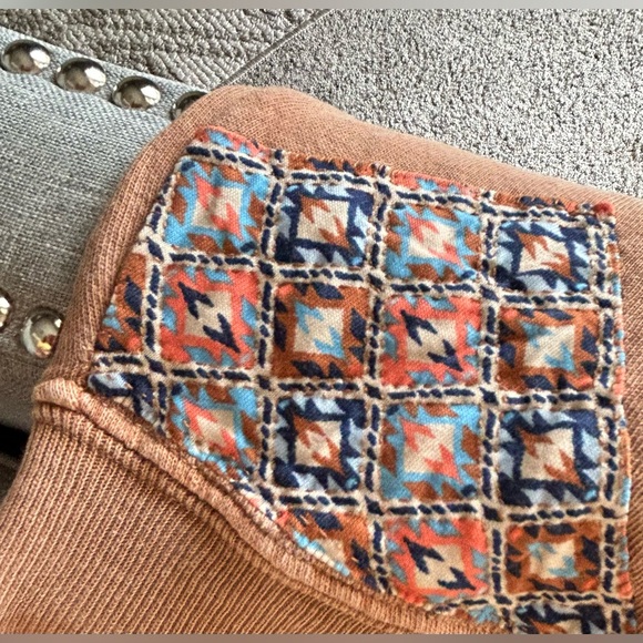 The GREAT. Shrunken Sweatshirt Patchwork Appliqués Crew Neck Sand Size 0 XS/2 - Picture 5 of 12